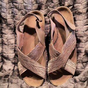 Women's Barefoot Freedom Sandal NWOT